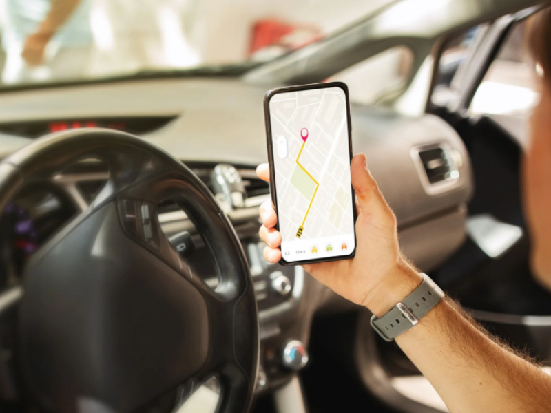 Consultar un dispositivo GPS en el móvil es sancionable