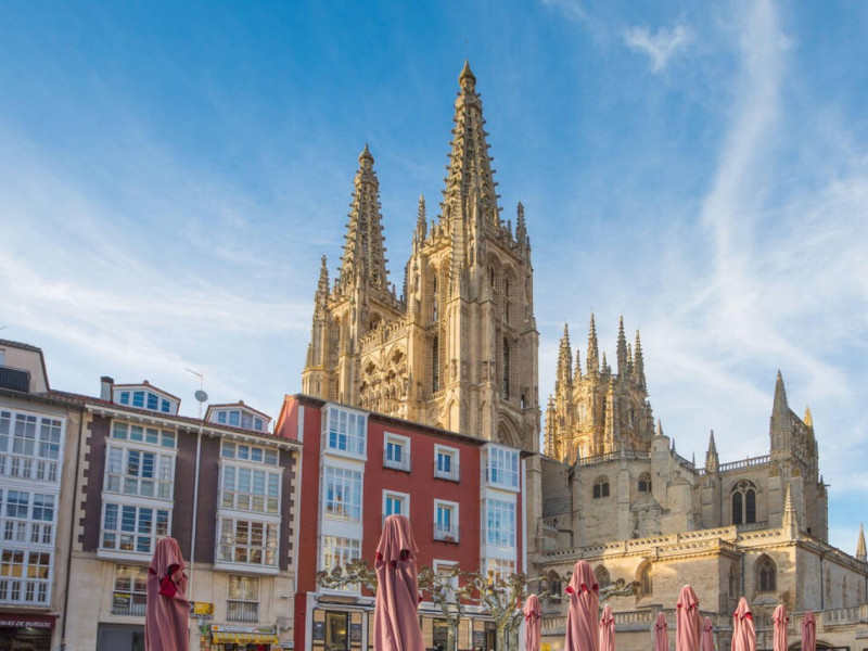 Los hoteles de Burgos celebran un "fin de semana fuerte" por el Pilar, aunque el festivo en domingo frena las reservas