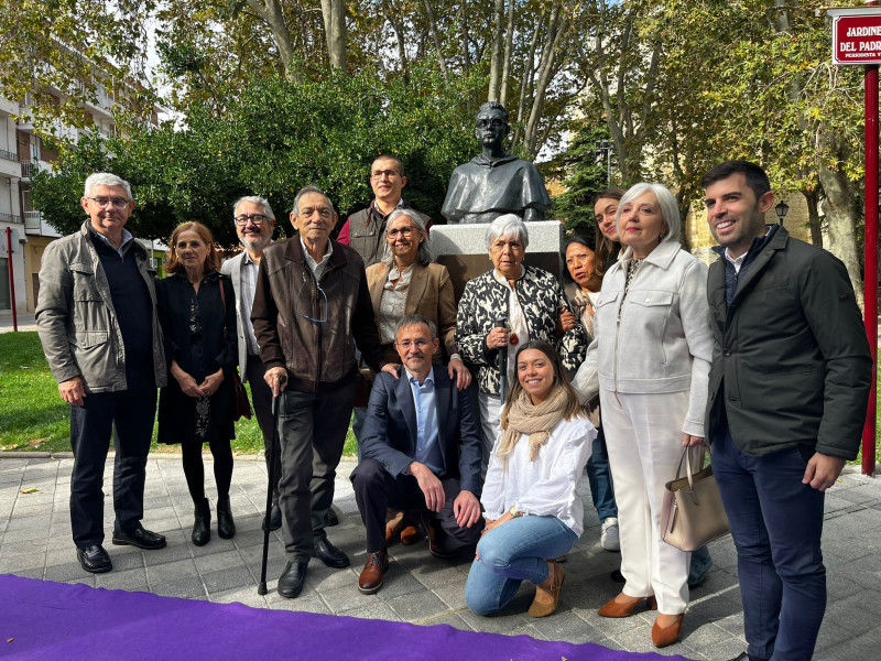 Familiares y miembros de la Asociación "Padre Gago"