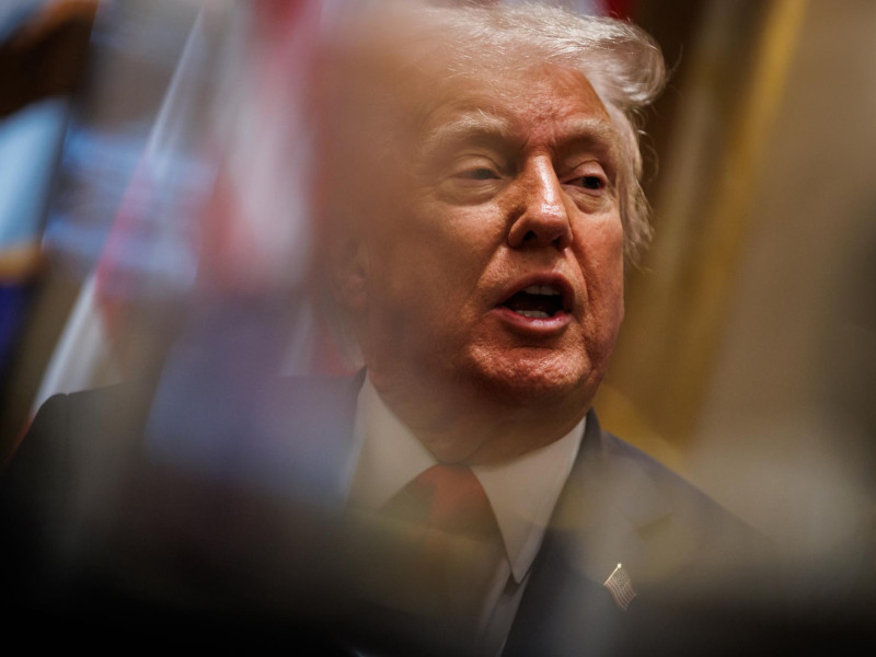 El presidente de Estados Unidos, Donald Trump, habla durante una reunión del gabinete en la Casa Blanca en Washington, D.C.