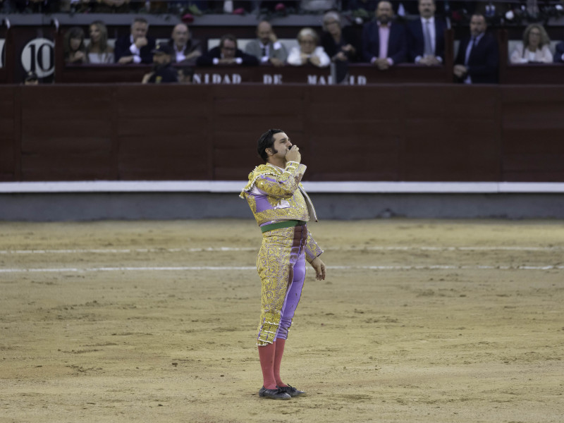Morante de la Puebla durante su faena en la plaza de toros de Las Ventas, a 12 de octubre de 2025, en Madrid (España)