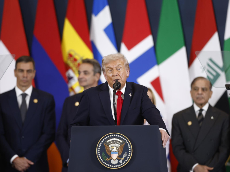 El presidente de Estados Unidos, Donald Trump, pronuncia un discurso en la Cumbre de Paz de Gaza en Sharm El-Sheikh, Egipto.