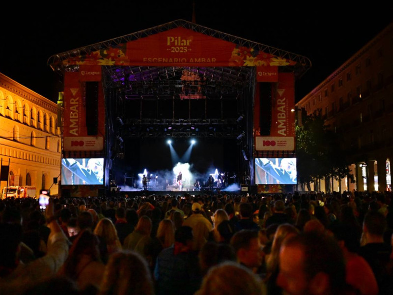 Concierto del grupo Marlon en la plaza del Pilar.