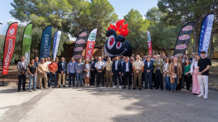 Foto de la familia en la presentación del Cross