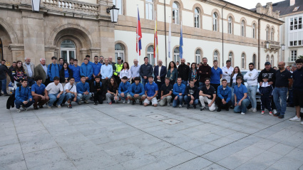 Foto de familia de participantes, organizadores y patrocinadores del Rallye San Froilán