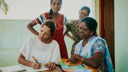 Mujeres recibiendo formación en la India