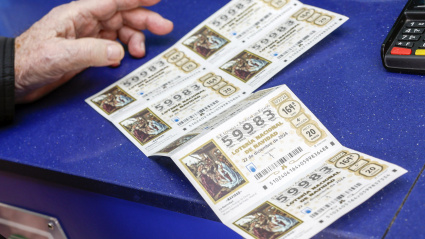 Imagen de recurso de varios décimos de Lotería de Navidad (imagen de archivo)