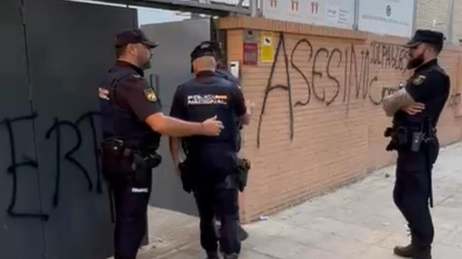 Policía Nacional en la concentración por Sandra Peña