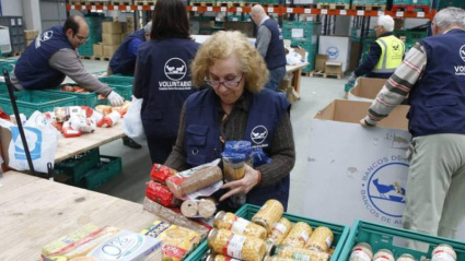 Voluntarios aportando su tiempo