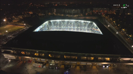 La televisión mostró imágenes del exterior del Carlos Tartiere durante la protesta