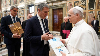 El Papa con el director de la Consulta Nacional antiusura