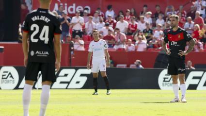 Protesta de los jugadores del Sevilla y Mallorca