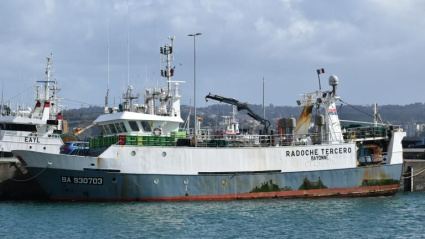 El 'Radoche Tercero' pertenece a una familia de Celeiro, en Viveiro, pero opera desde hace más de veinte años desde el puerto de A Coruña