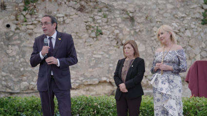 El presidente Josep Rull, la alcaldesa Rosa Huguet y la doctora Marisa López-Teijón