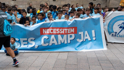 Concentració del FiF Lleida davant de l'Ajuntament de Lleida