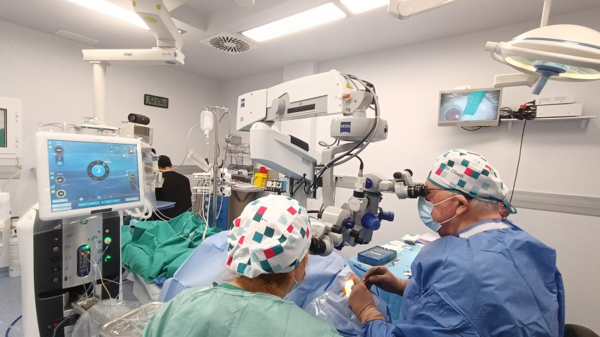 Dr. Cilveti en quirófano