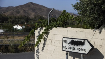 El cartel de Villafranco del Guadalhorce tiene la palabra de Franco tachada
