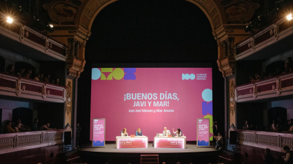 Buenos días Javi y Mar de Cadena 100, desde el Teatro Principal de Castellón, con la participación de la alcaldesa, Begoña Carrasco y la concejala de Turismo, Arantxa Miralles