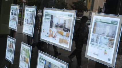 Un grupo de ofertas de una inmobiliaria en Tenerife