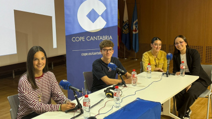 Paula Díaz-Velarde, Álex Elvira, Leonor Laso y Daniela Esteban