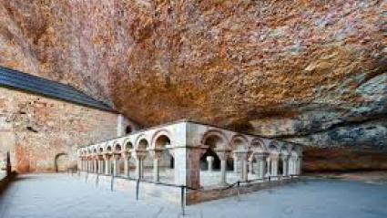 Monasterio de San Juan de la Peña, en el corazón del Pirineo