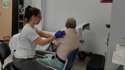 (Foto de ARCHIVO)El Virgen Macarena investiga la eficacia de la fisioterapia respiratoria precoz en pacientes con ELA.REMITIDA / HANDOUT por HOSPITAL VIRGEN MACARENAFotografía remitida a medios de comunicación exclusivamente para ilustrar la noticia a la que hace referencia la imagen, y citando la procedencia de la imagen en la firma20/6/2024