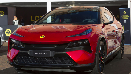 Lotus Eletre en el Salón del Automóvil de Turín 2024