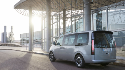 Hyundai Staria HEV
