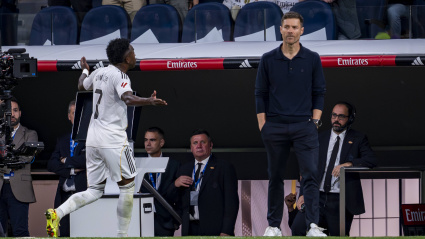 Vinicius se marcha enfadado al ser cambiado en el Real Madrid - Barcelona