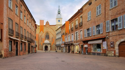 Plaza de León Gambetta y Catedral de Perpiñán (Francia)
