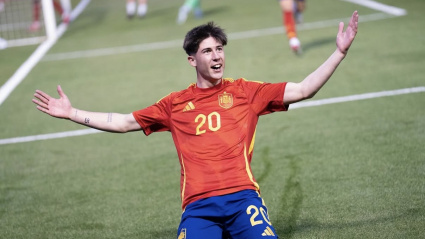 Durà celebra su gol con la Sub-17