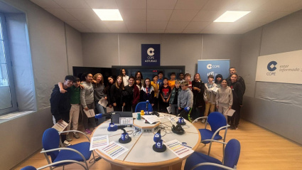 Estudiantes del IES Alfonso II en COPE Oviedo