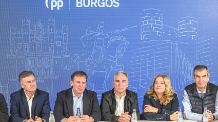 El vicesecretario nacional de Política Autonómica y Municipal y Análisis Electoral del PP, Elías Bendodo, mantiene una reunión con el PP de Burgos