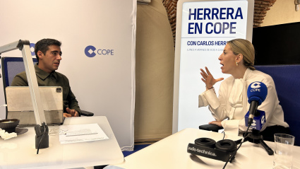 Alberto Herrera y la presidenta de Extremadura, María Guardiola