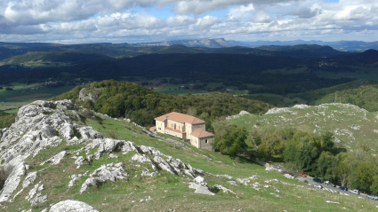 Santuario de Nuestra Señora de Oro, en Zuia (Álava)