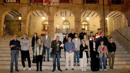 Silencio en la Marina Alta por las víctimas de la DANA de Valencia