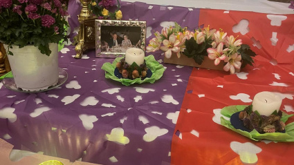 Altar al más puro estilo mexicano, instalado en Ainzón.