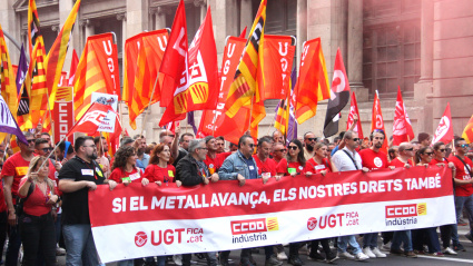 Manifestantes cortan la Via Laietana
