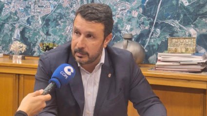 Daniel González, presidente de la Cámara de Comercio de Avilés durante una entrevista en COPE