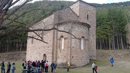 Muchos visitantes se acercan a conocer el templo