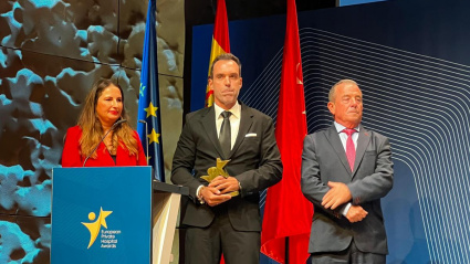 El doctor Pérez Pallarés durante la ceremonia que ha reconocido su labor innovadora.