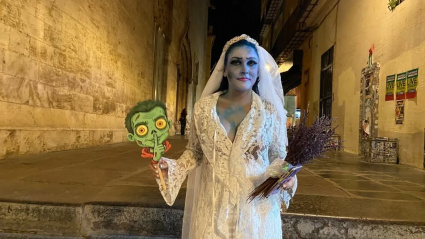 Foto de una de las voluntarias de zombis silenciosos