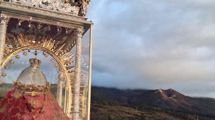 La Virgen de las Nieves, ante el volcán en Tajuya