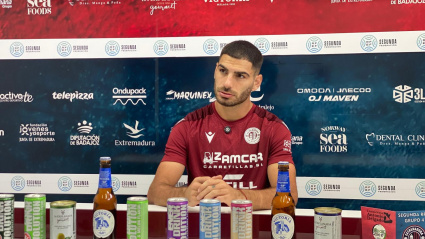 Ángel Cano, central del CD Extremadura