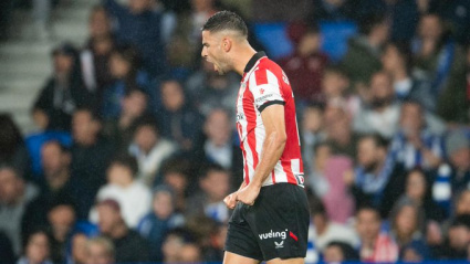 Guruzeta celebra su gol ante la Real Sociedad