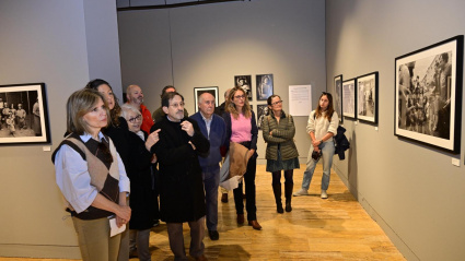 La sala de exposiciones del Centro Cultural Provincial acoge la muestra ‘Pequeños, más allá de su estatura: historias de dignidad y valor 1979-1984’ del fotógrafo Benito Román, ganador del Premio Nacional ‘Piedad Isla 2024’.
