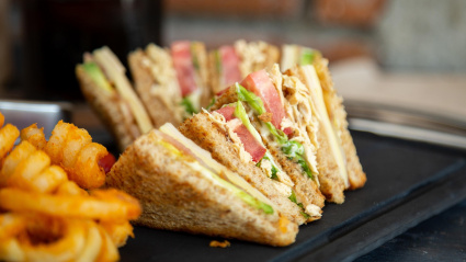 la magia de un sándwich no está solo en lo que contiene, sino en la manera en que nos hace disfrutar