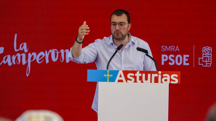 Adrián Barbón en un acto del PSOE