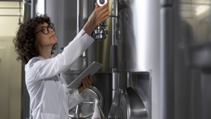 Proceso de fabricación de la cerveza con el agua como clave