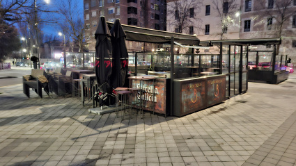 Terraza de un establecimiento de hostelería en la Plaza de Poniente (Valladolid)